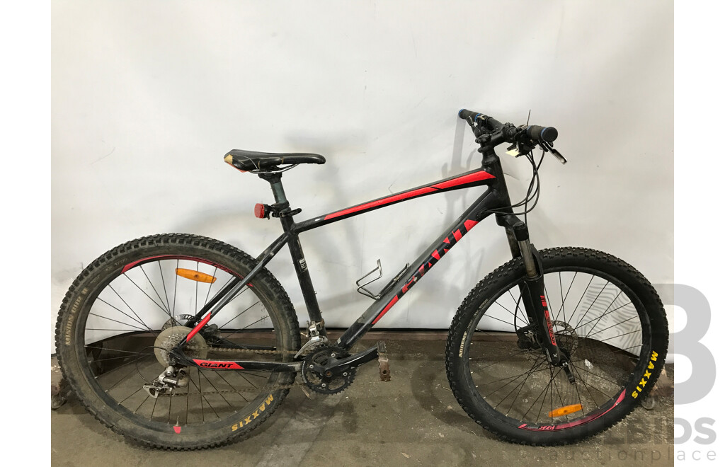 Giant Talon 24 Speed Mountain Bike