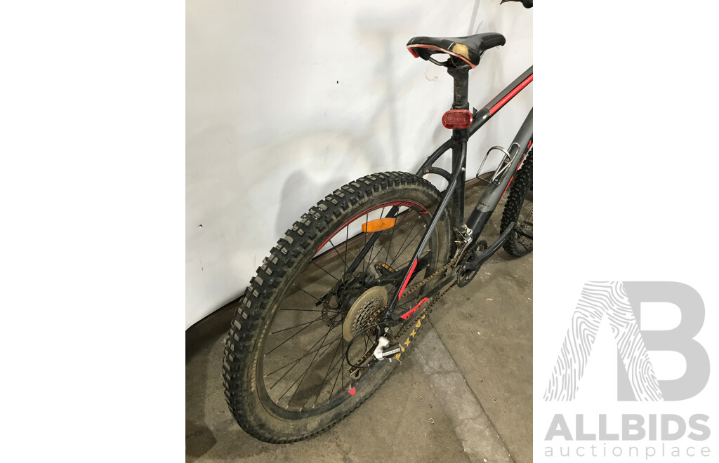 Giant Talon 24 Speed Mountain Bike