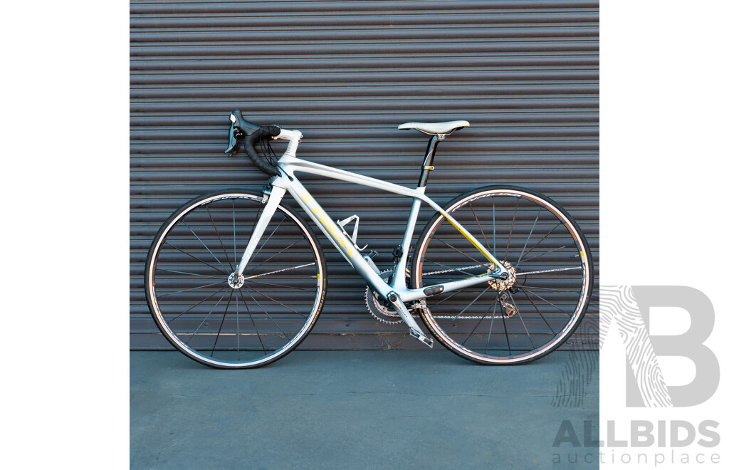 Trek Madone 5 Series 9 Speed Road Bike