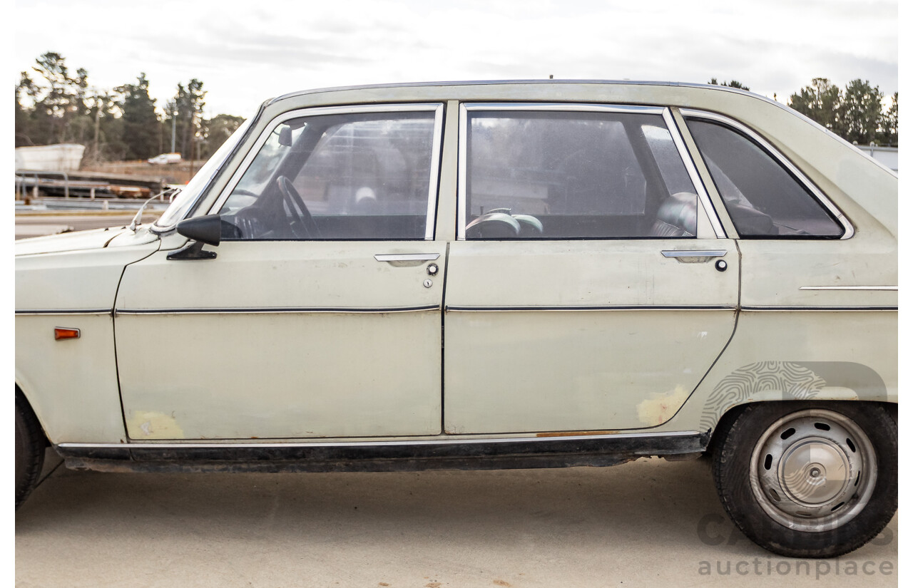 8/1971 Renault 16 TS  5d Hatch Beige 1.6L