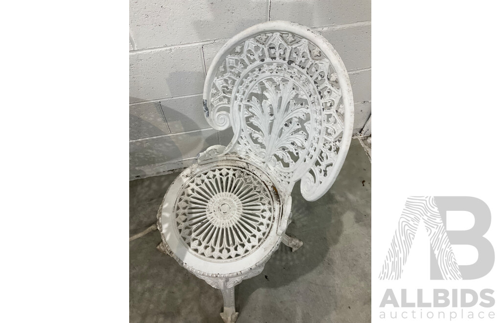 Vintage 3 Piece Lacework Patio Set