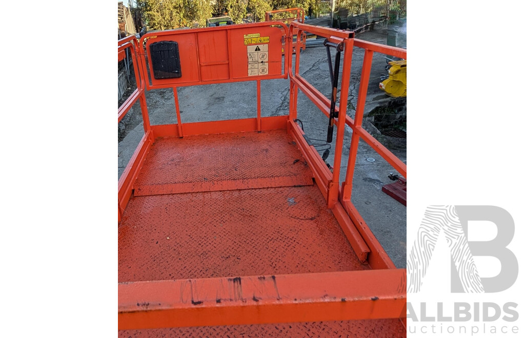 08/2014, JLG 40ft Bi-Energy, Kubota Engine Scissor Lift