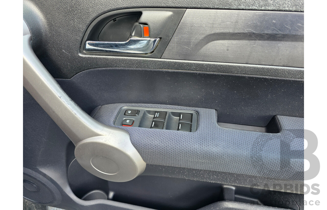 8/2007 Honda CRV (4x4) MY07 4d Wagon Silver 2.4L