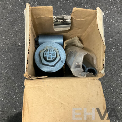 Vintage Heavy Duty HyDraulic Jack & DECO Transparent Protection Spray &  Assored  Engine Oil , WD40 and More
