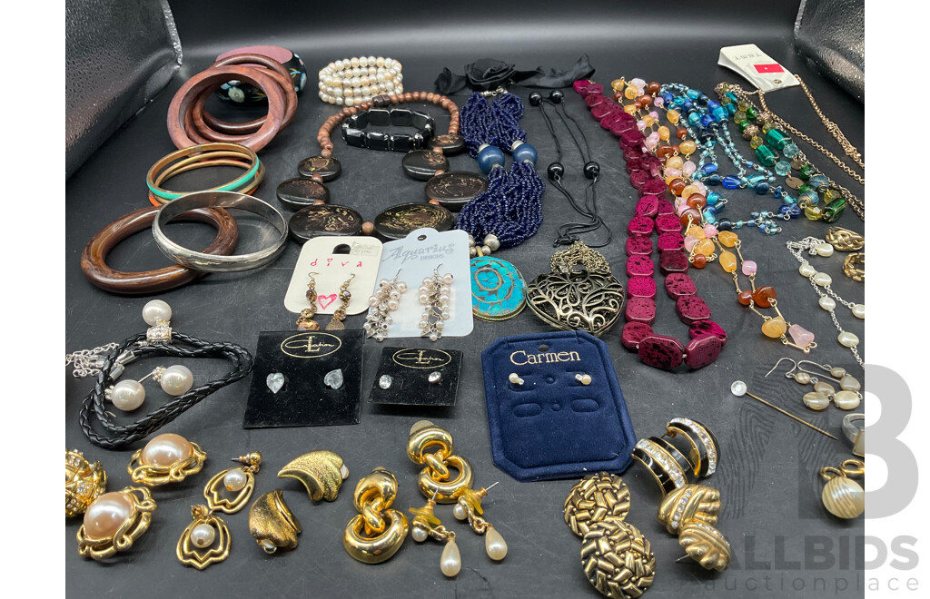 Assorted Costume Jewellery - Bracelets, Earrings, Necklaces, Rings and More   - Lot of 45