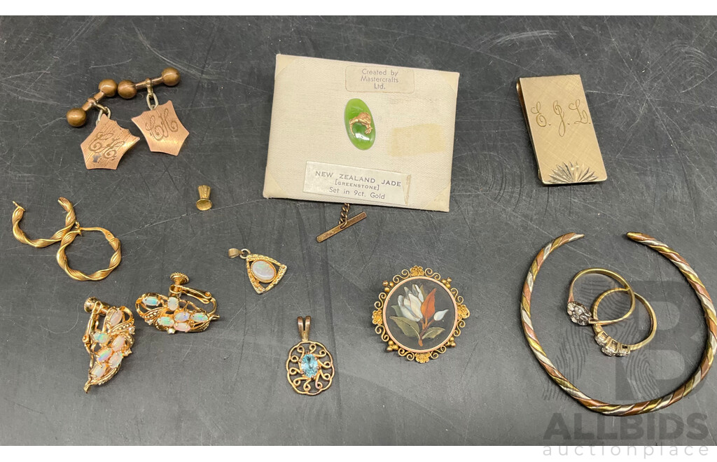 Collection of Estate Jewellery - Including Vintage Flower Pin / Brooch, Opal Earrings, 18ct Gold Flower Head Ring, Tri-color Metal Twisted Bracelet and More   - Lot of 24