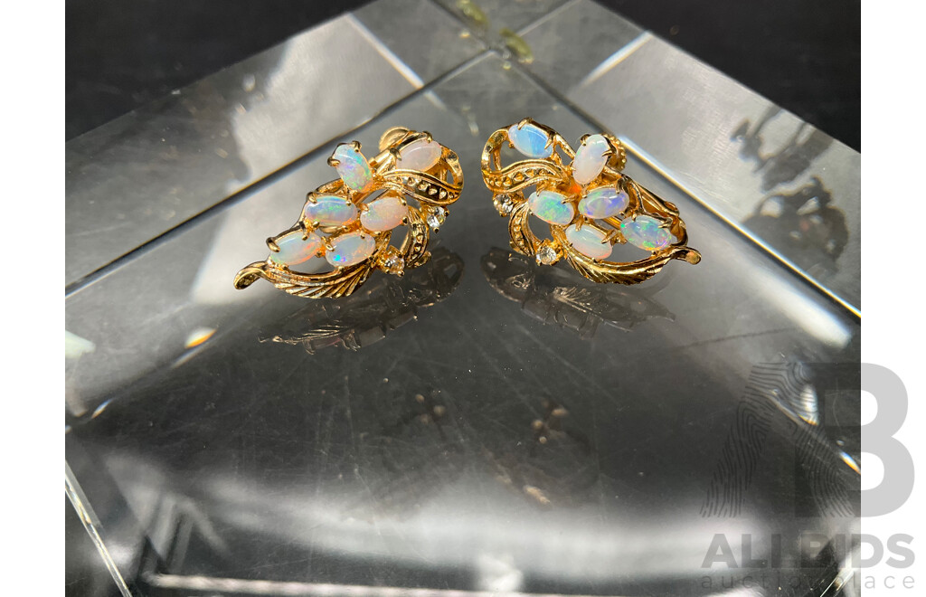 Collection of Estate Jewellery - Including Vintage Flower Pin / Brooch, Opal Earrings, 18ct Gold Flower Head Ring, Tri-color Metal Twisted Bracelet and More   - Lot of 24