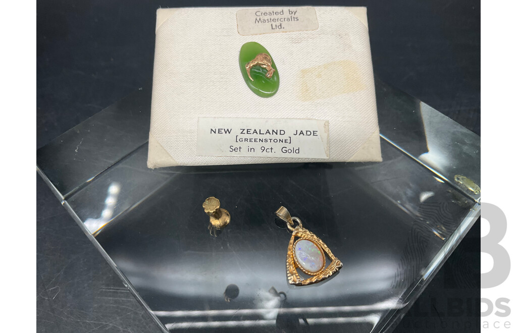 Collection of Estate Jewellery - Including Vintage Flower Pin / Brooch, Opal Earrings, 18ct Gold Flower Head Ring, Tri-color Metal Twisted Bracelet and More   - Lot of 24