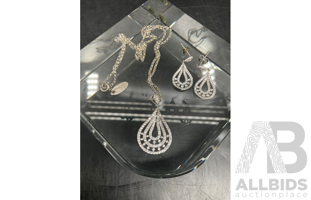 Collection of Stering Silver Jewellery - Including Pearl Silver Necklace and Earrings, Ring Set, Sterling Silver Cubic Zirconia Bangle and More  - Lot of 11