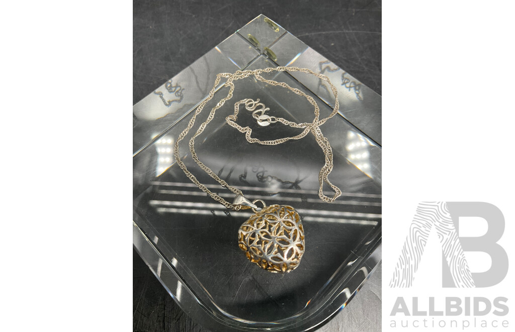 Collection of Stering Silver Jewellery - Including Pearl Silver Necklace and Earrings, Ring Set, Sterling Silver Cubic Zirconia Bangle and More  - Lot of 11