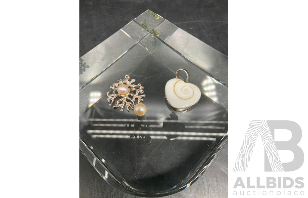 Collection of Stering Silver Jewellery - Including Pearl Silver Necklace and Earrings, Ring Set, Sterling Silver Cubic Zirconia Bangle and More  - Lot of 11