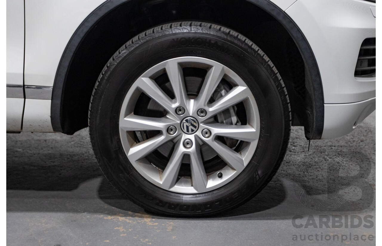 6/2014 Volkswagen Touareg 150 TDI (AWD) 7P MY14 4d Wagon White Turbo Diesel 3.0L