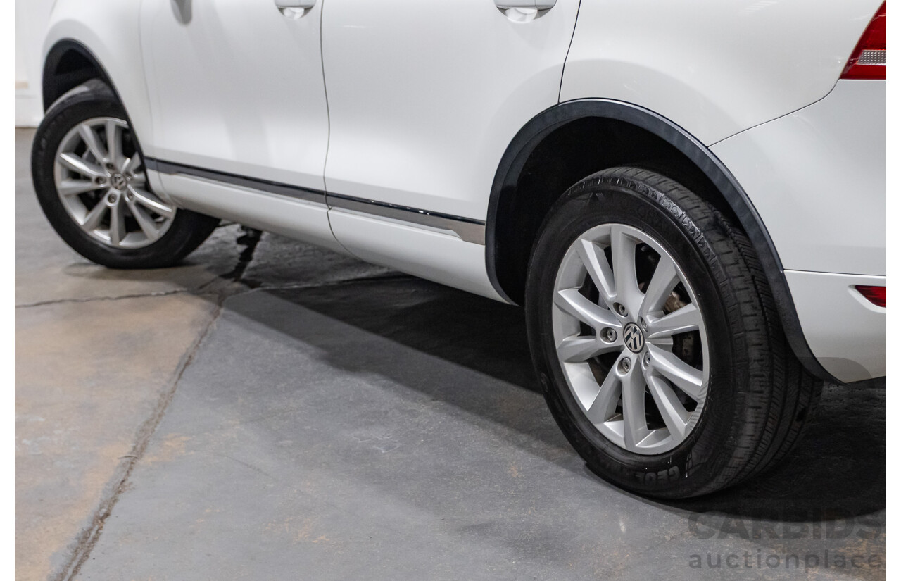 6/2014 Volkswagen Touareg 150 TDI (AWD) 7P MY14 4d Wagon White Turbo Diesel 3.0L