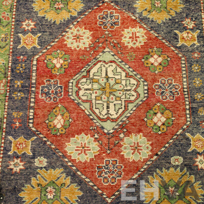 Hand Woven Persian Wool Rug with Traditional Design, Ex Cadrys