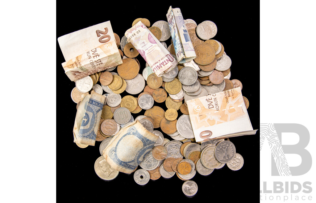 Collection of International Currency Including Singapore, USA, New Zealand, Australia, Thailand, Netherlands, Philippines and More - Approximately One Kilogram