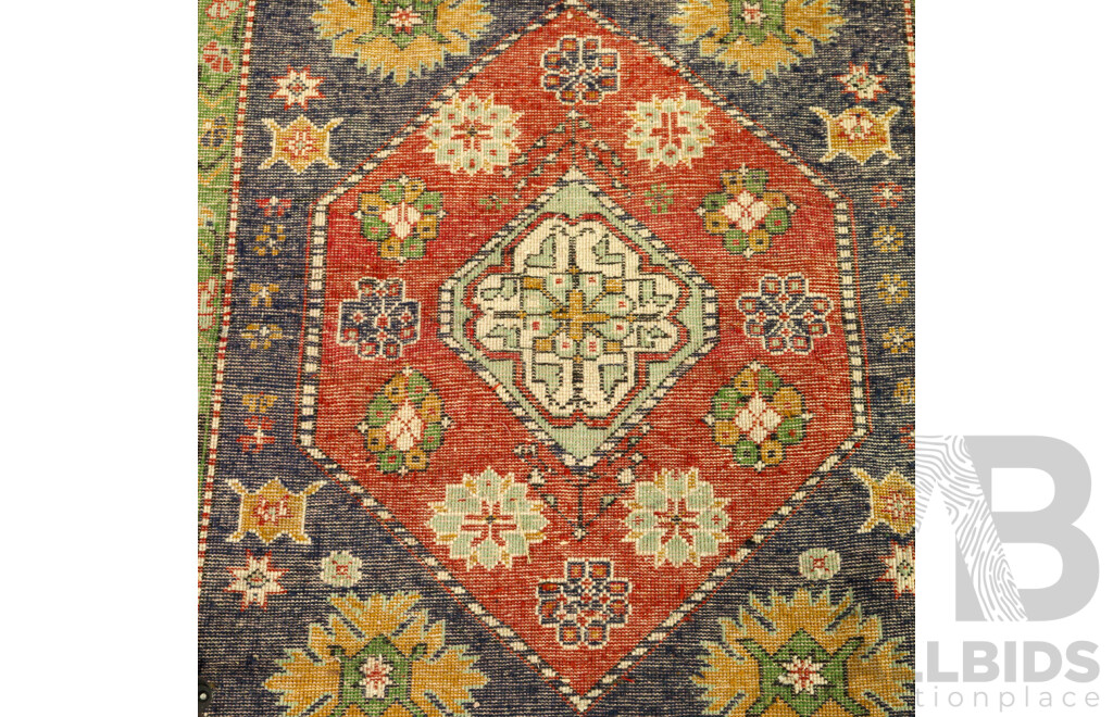 Hand Woven Persian Wool Rug with Traditional Design, Ex Cadrys