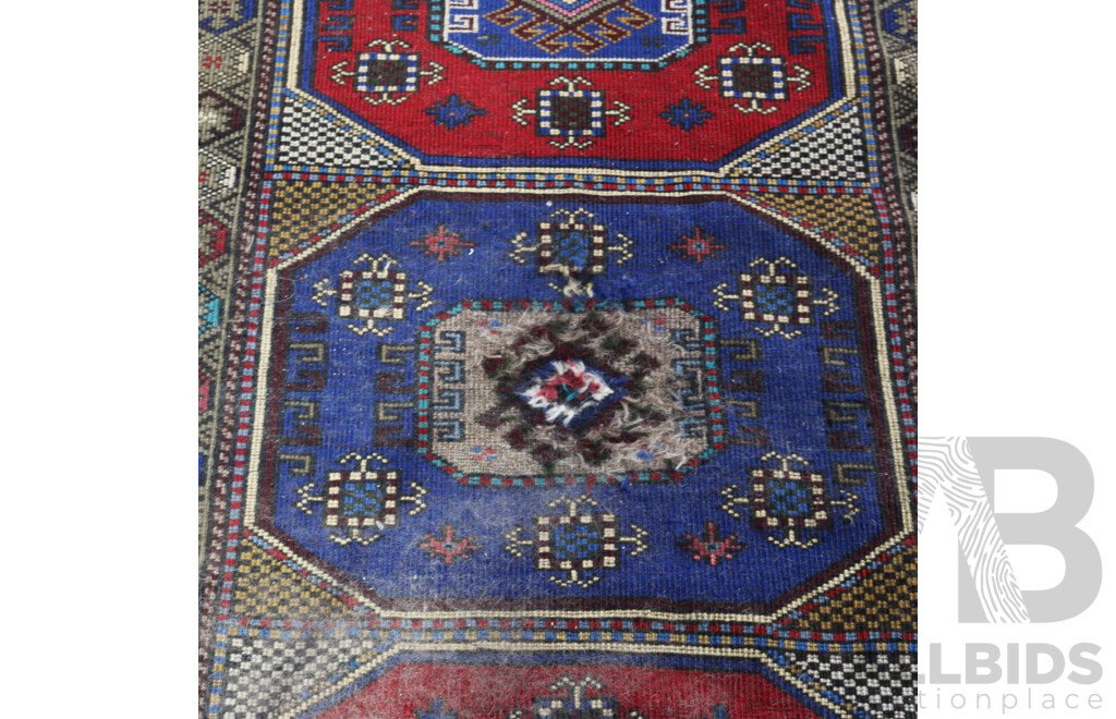 Hand Woven Persian Thick Soft Wool Rug with Geometric Design and Great Colours