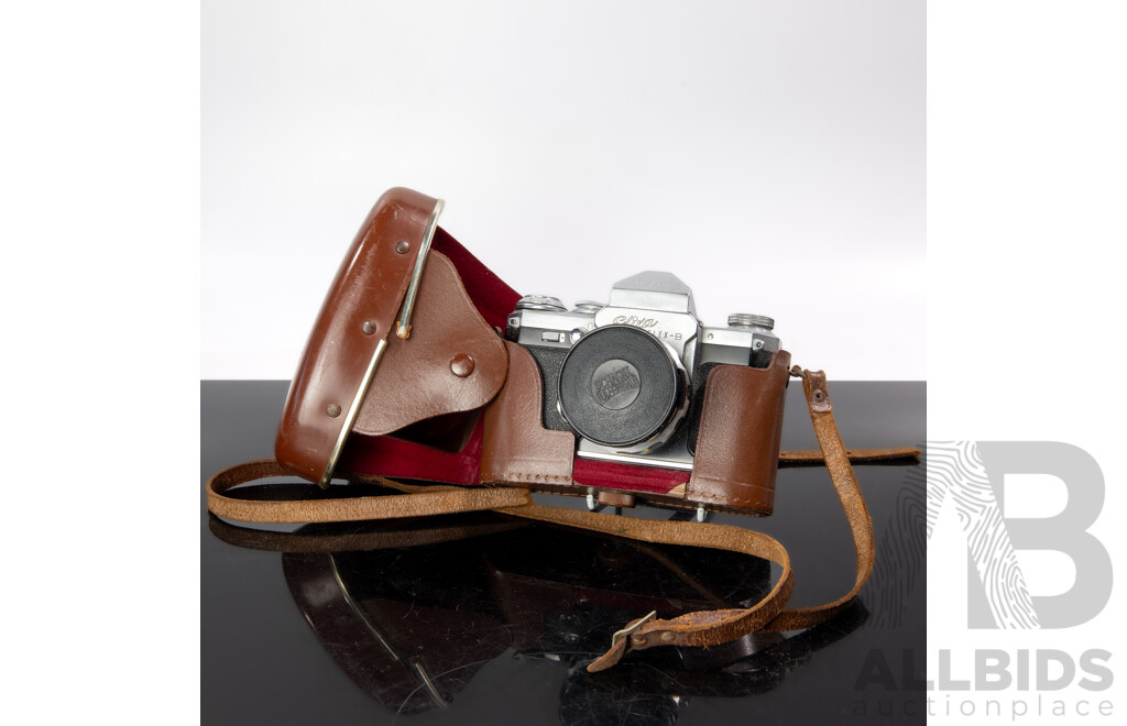 Vintage German Made Wirgin Edixa Reflex B 35 Ml Camera in Leather Case