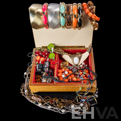 Collection of Costume Jewellery Items in Trinket Box & (7) Colourful Gold/silver Tone Enamel Hinged Bangles