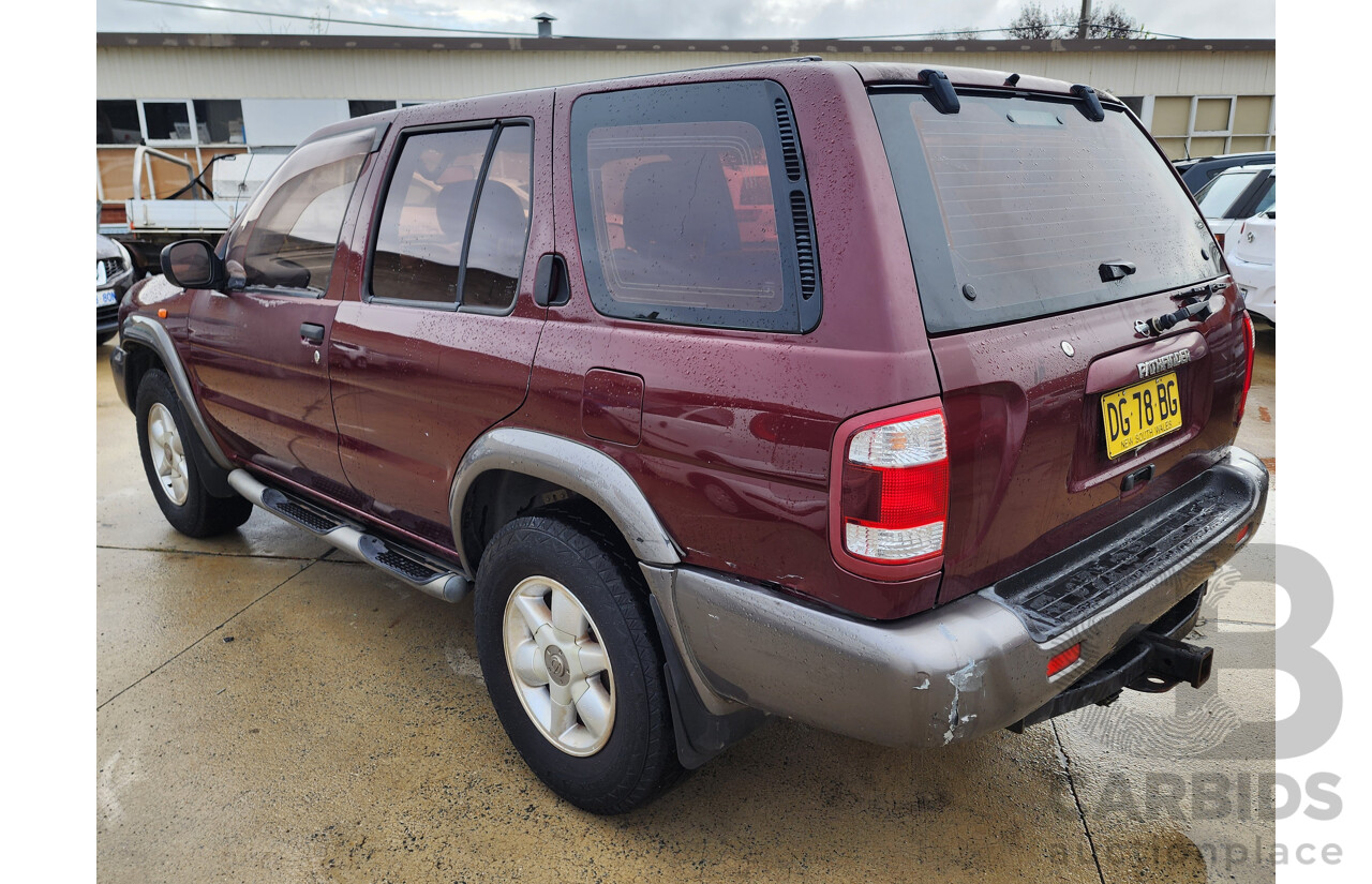 10/2001 Nissan Pathfinder ST (4x4)  4d Wagon Maroon 3.3L