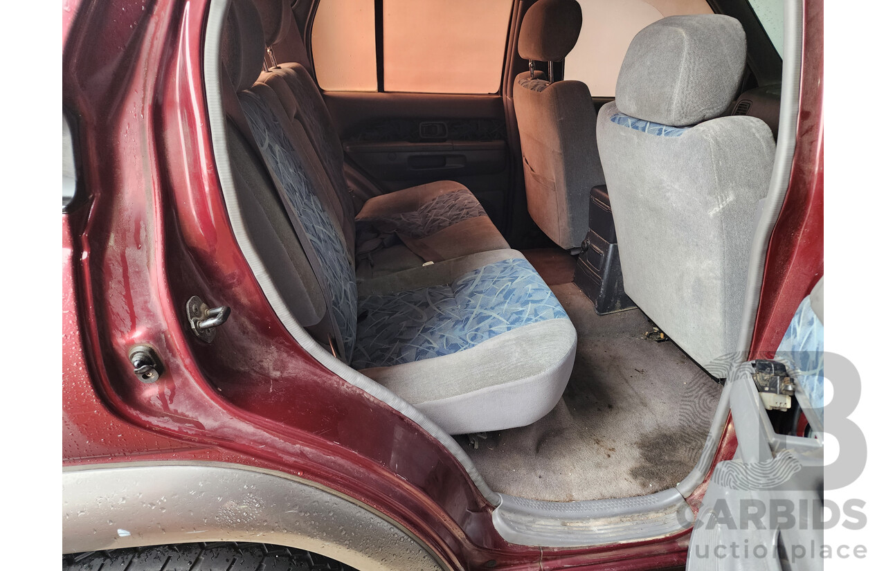 10/2001 Nissan Pathfinder ST (4x4)  4d Wagon Maroon 3.3L