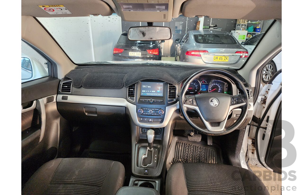 8/2016 Holden Captiva 5 (fwd) CG MY16 4d Wagon White 2.4L