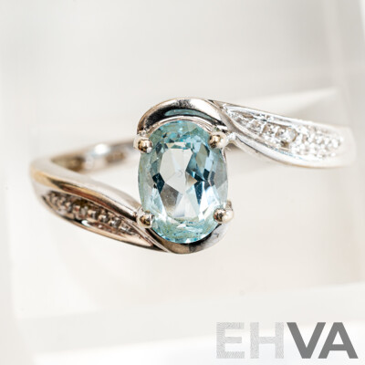 9ct White Gold Aquamarine Ring with Offset Band, Size P, 2.17 Grams