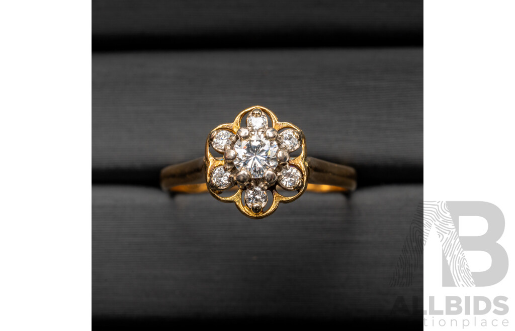 18ct Vintage Diamond Daisy Ring, Est TDW 0.25ct, Size M, 2.94 Grams