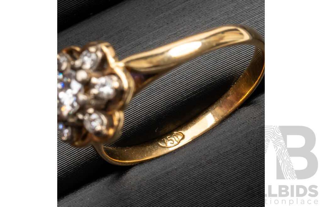 18ct Vintage Diamond Daisy Ring, Est TDW 0.25ct, Size M, 2.94 Grams