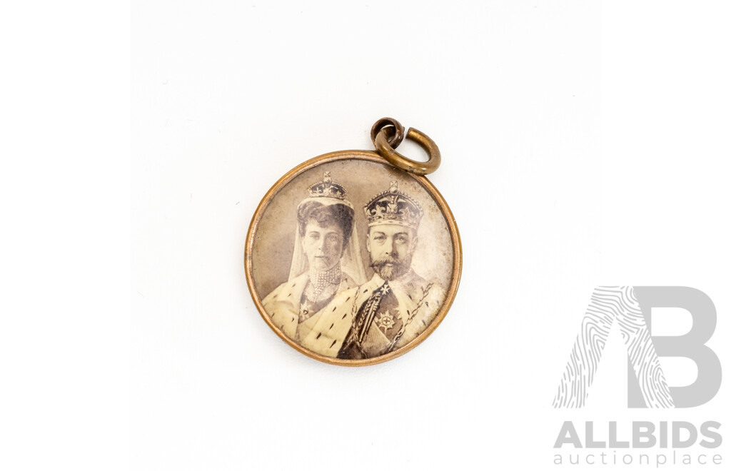 1911 Coronation of King George V Dei Cratia Rolled Gold Pendant with Portrait on Reverse Side, 20mm, Rare
