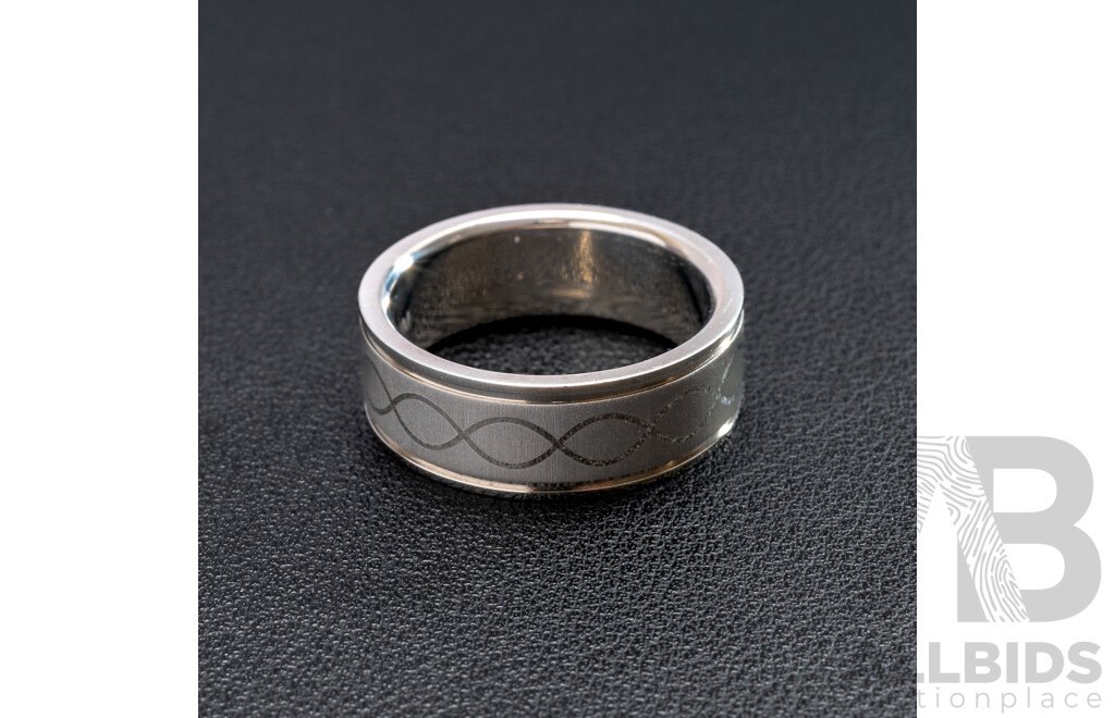 NEW - Titanium Wedding Ring with Infintiy Pattern to Full Hoop, Size Y, 6.0 Grams