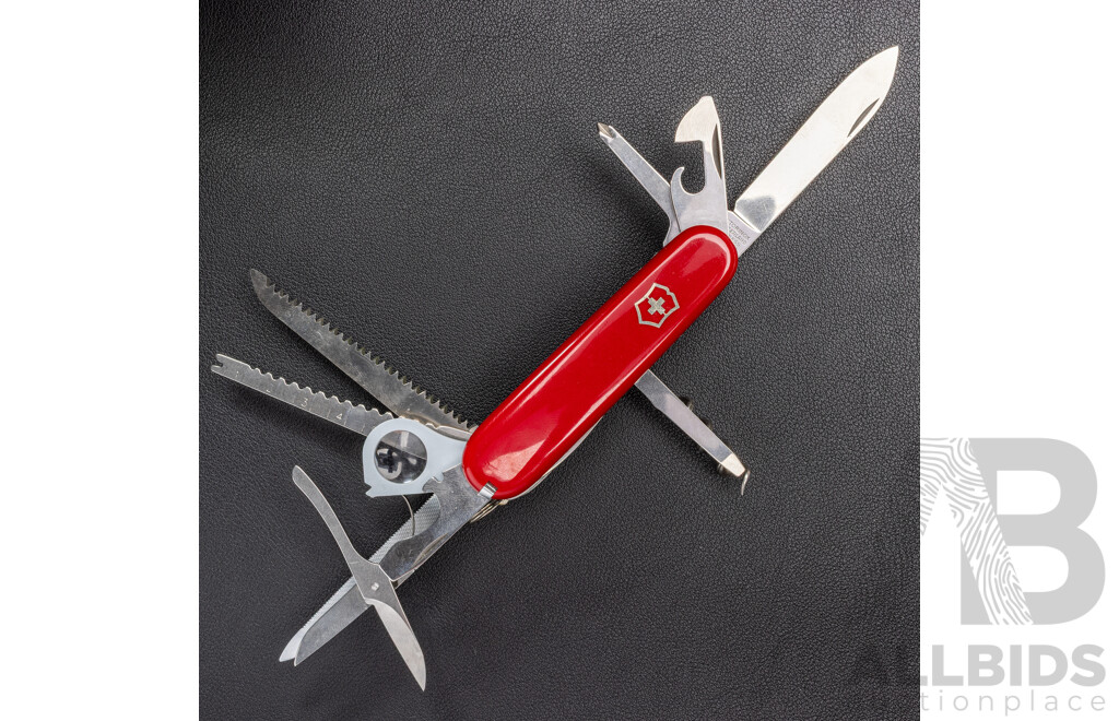 Victorinox Explorer Medium Pocket Knife with Magnifying Glass, in Original Presentation Box & Nobilis Silver Tone Gas Lighter