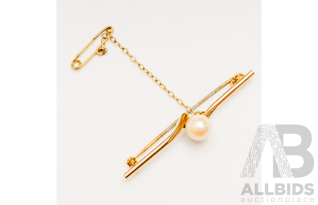 9ct Cultured Pearl Bar Brooch by Australian Manufacturer Rodd with Original Presentation Box, 3.39 Grams