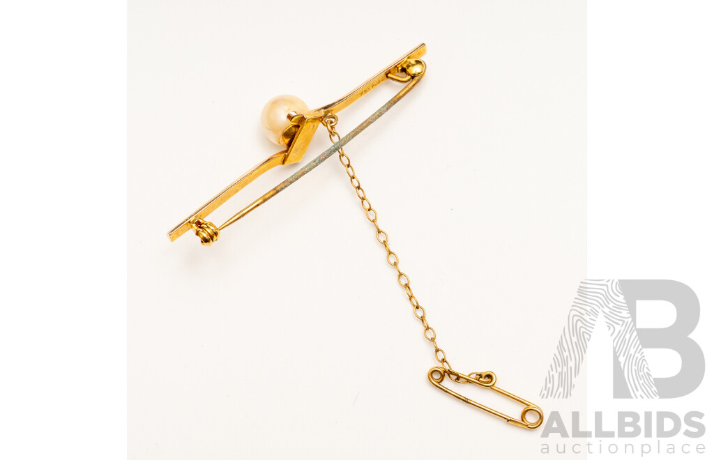 9ct Cultured Pearl Bar Brooch by Australian Manufacturer Rodd with Original Presentation Box, 3.39 Grams