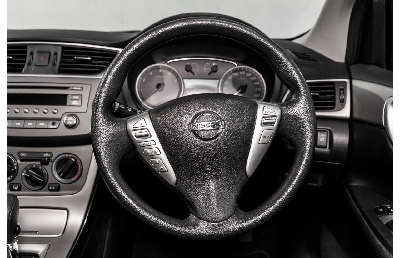 10/2015 Nissan Pulsar ST C12 Series 2 5d Hatchback Deep Sapphire Metallic 1.8L