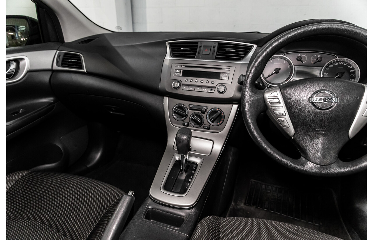 10/2015 Nissan Pulsar ST C12 Series 2 5d Hatchback Deep Sapphire Metallic 1.8L