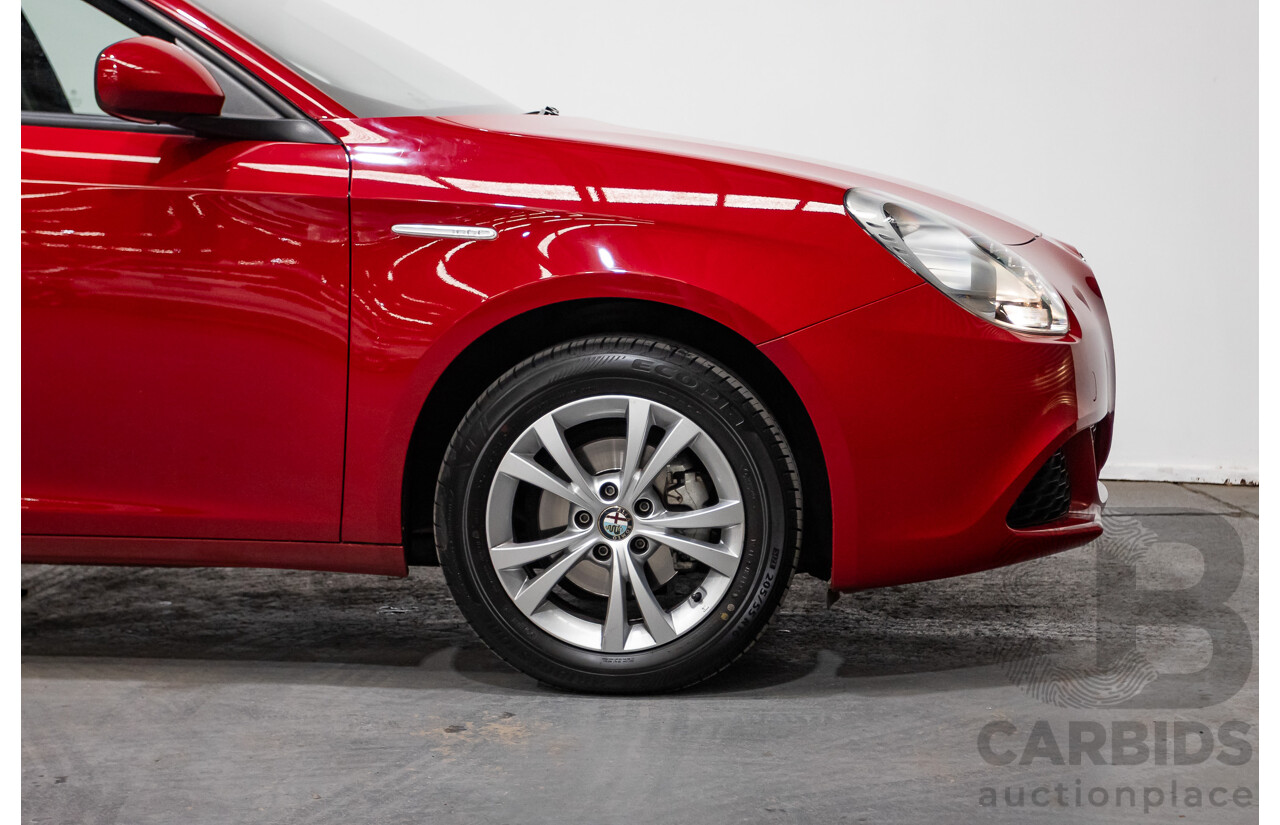 2/2015 Alfa Romeo Giulietta Progression Hatchback Alfa Red Turbo 1.4L