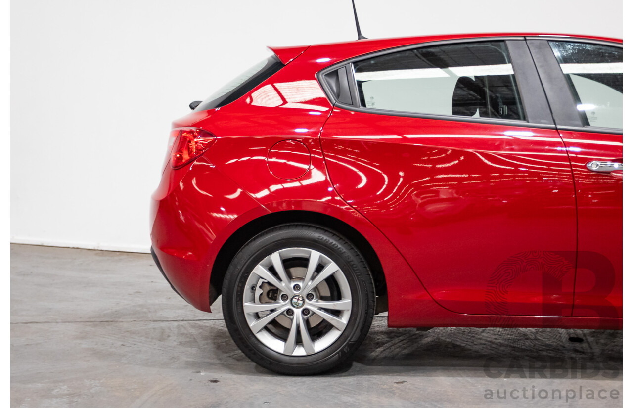 2/2015 Alfa Romeo Giulietta Progression Hatchback Alfa Red Turbo 1.4L
