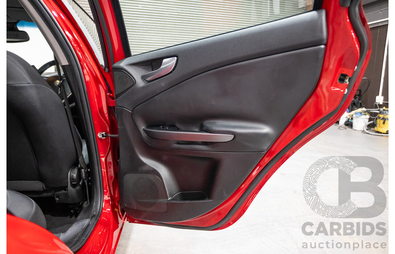 2/2015 Alfa Romeo Giulietta Progression Hatchback Alfa Red Turbo 1.4L