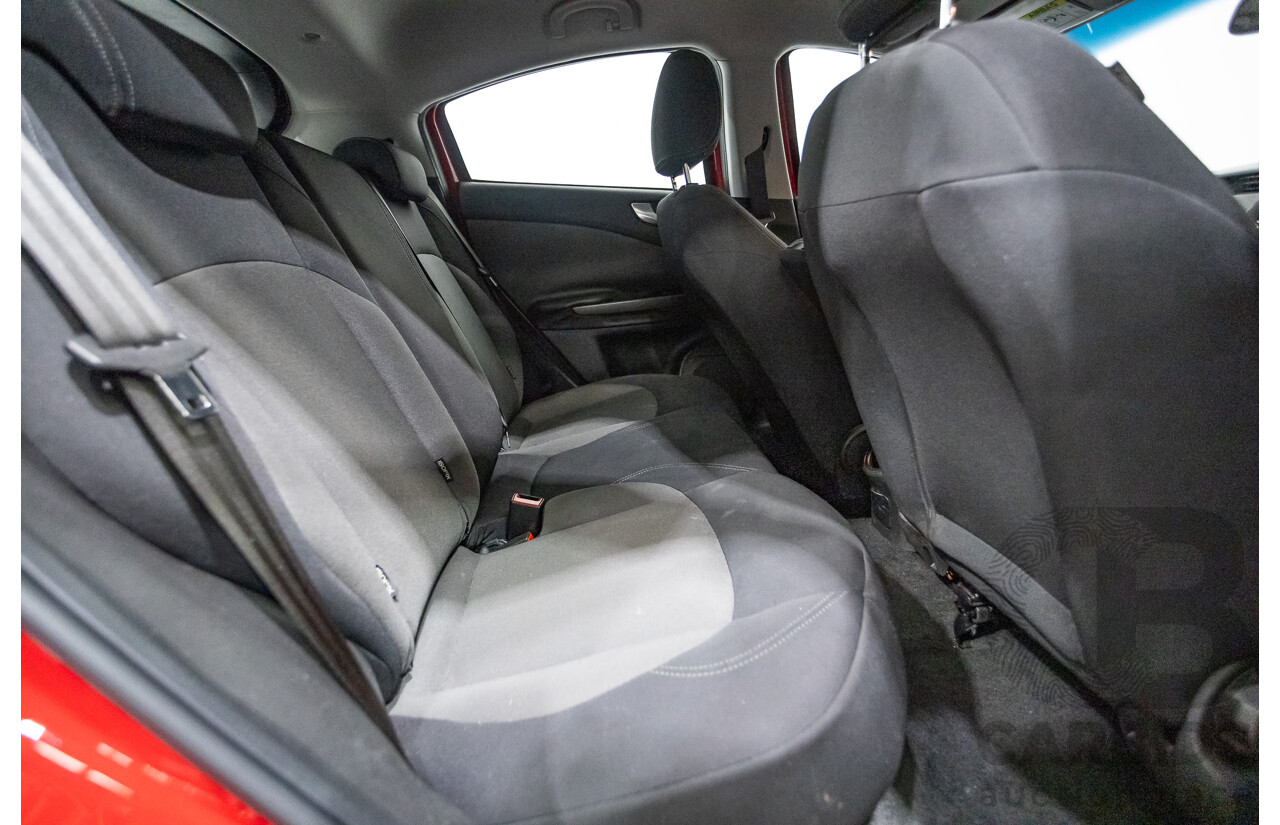 2/2015 Alfa Romeo Giulietta Progression Hatchback Alfa Red Turbo 1.4L