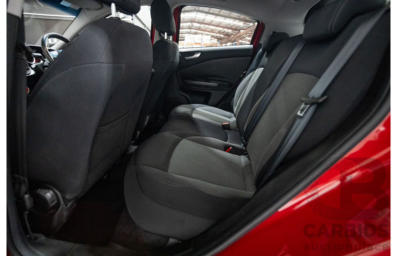 2/2015 Alfa Romeo Giulietta Progression Hatchback Alfa Red Turbo 1.4L