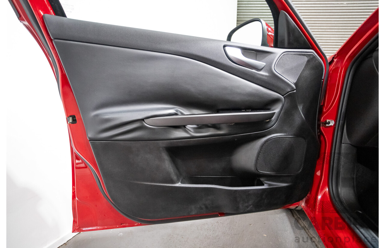 2/2015 Alfa Romeo Giulietta Progression Hatchback Alfa Red Turbo 1.4L