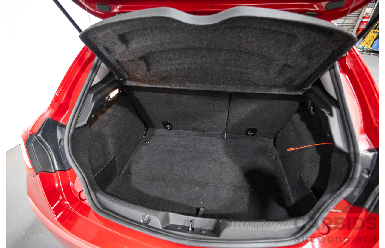 2/2015 Alfa Romeo Giulietta Progression Hatchback Alfa Red Turbo 1.4L
