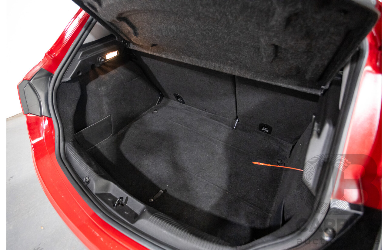 2/2015 Alfa Romeo Giulietta Progression Hatchback Alfa Red Turbo 1.4L
