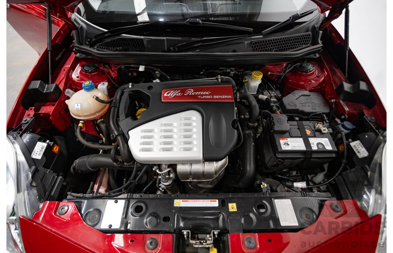2/2015 Alfa Romeo Giulietta Progression Hatchback Alfa Red Turbo 1.4L