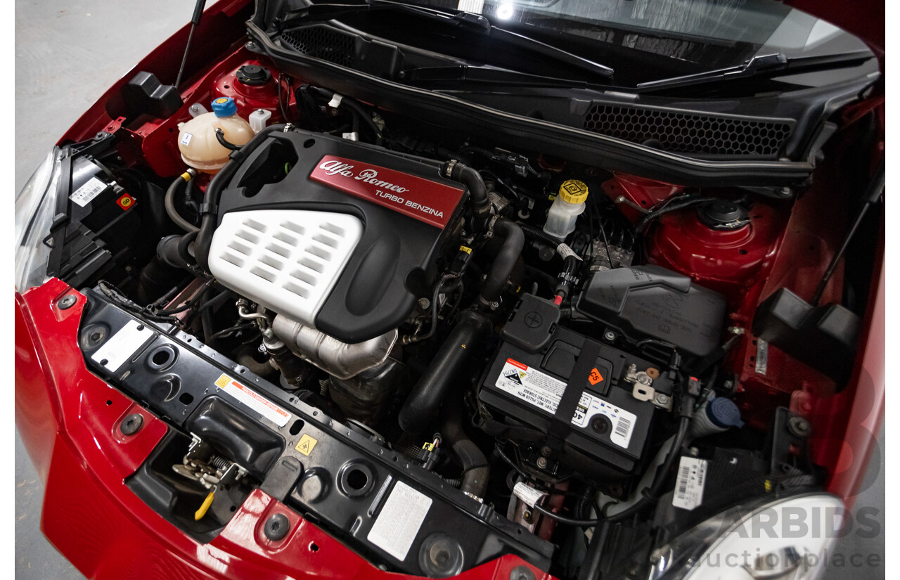 2/2015 Alfa Romeo Giulietta Progression Hatchback Alfa Red Turbo 1.4L