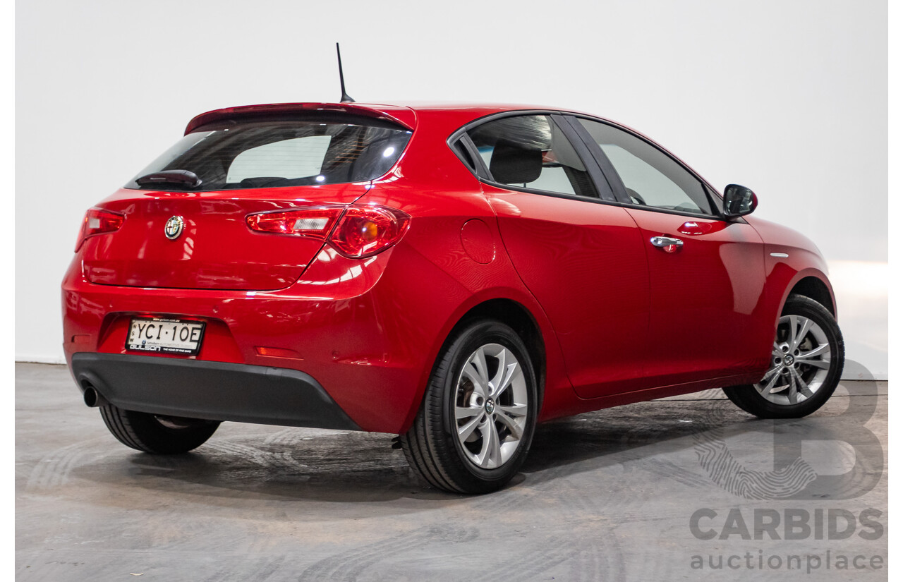 2/2015 Alfa Romeo Giulietta Progression Hatchback Alfa Red Turbo 1.4L