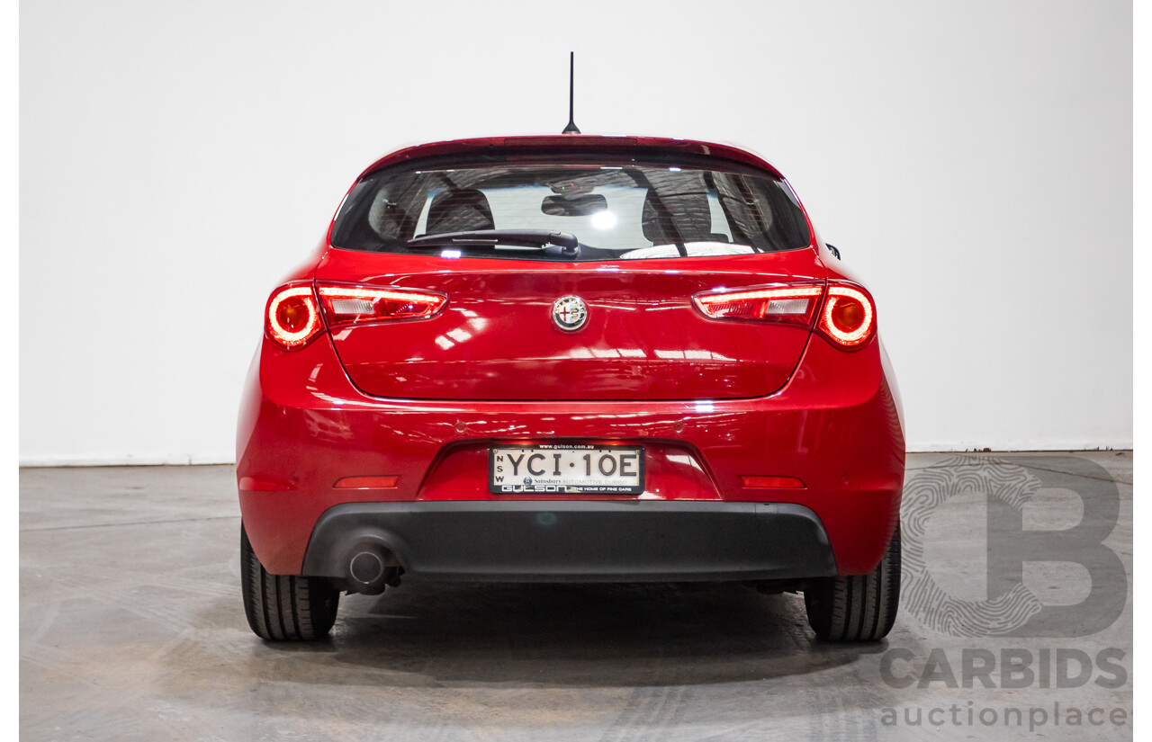 2/2015 Alfa Romeo Giulietta Progression Hatchback Alfa Red Turbo 1.4L