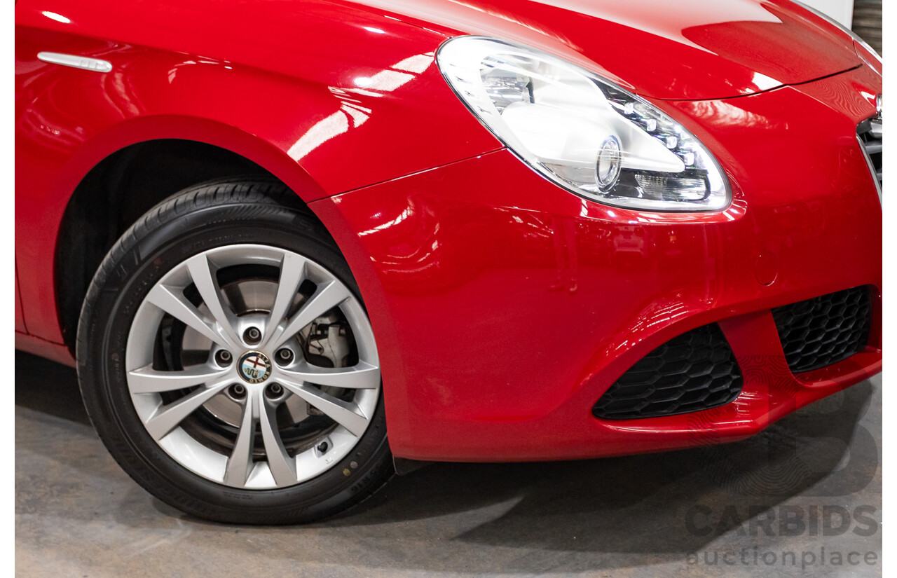 2/2015 Alfa Romeo Giulietta Progression Hatchback Alfa Red Turbo 1.4L