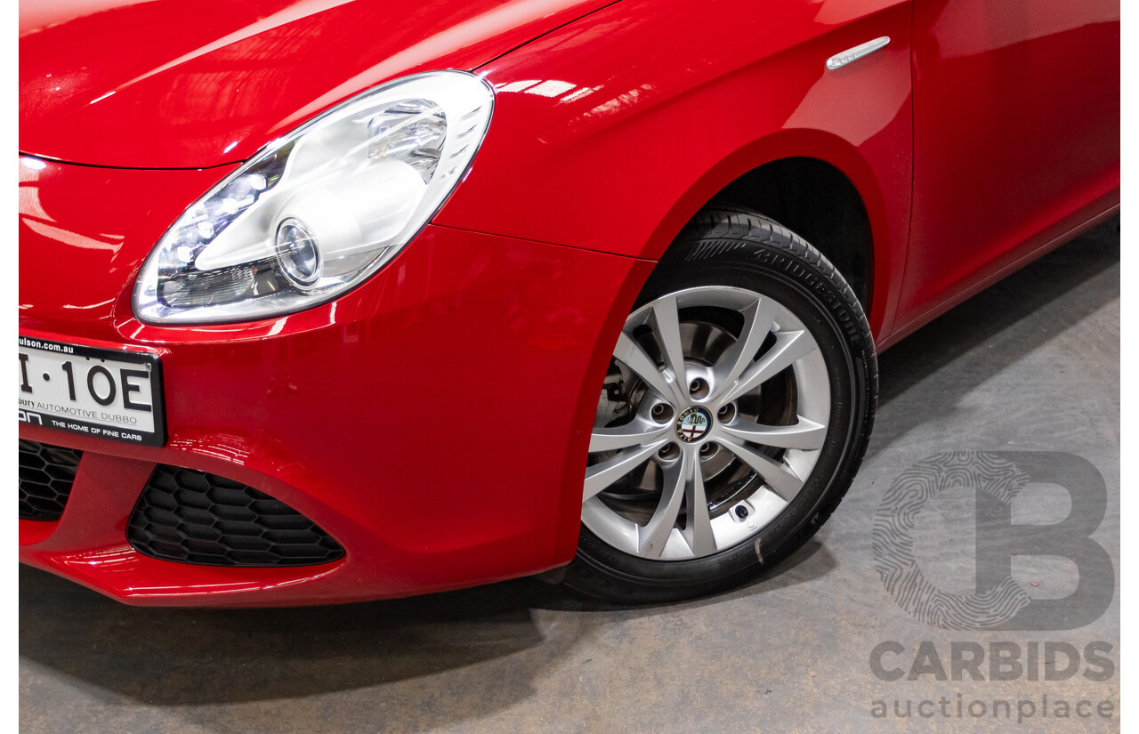 2/2015 Alfa Romeo Giulietta Progression Hatchback Alfa Red Turbo 1.4L